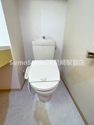 物件内観写真10　(ゆったりとした空間のトイレです)