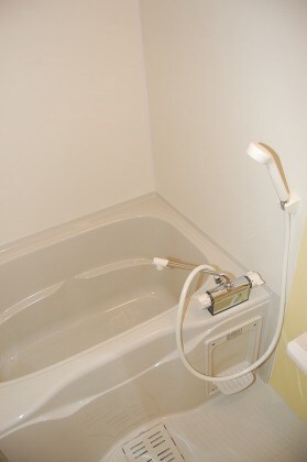 物件内観写真8　(ゆったり過ごせるお風呂です)