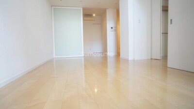 物件内観写真4　(ゆったりとした居間です)