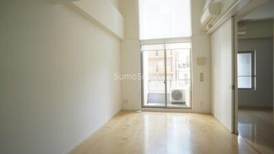 物件内観写真8　(バルコニーがあります)