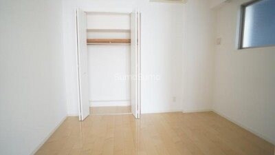 物件内観写真12　(大きなスペースがあり、収納には困りません)