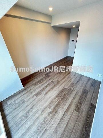 物件内観写真13　(使い勝手のいい寝室です)