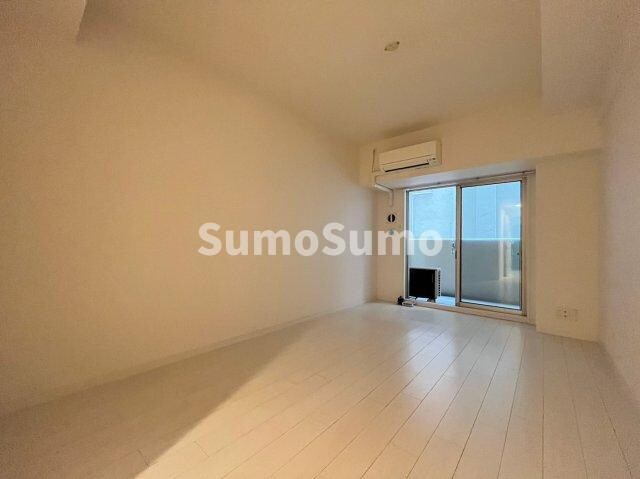 物件内観写真7　(こちらの居間で趣味の時間をお楽しみください)