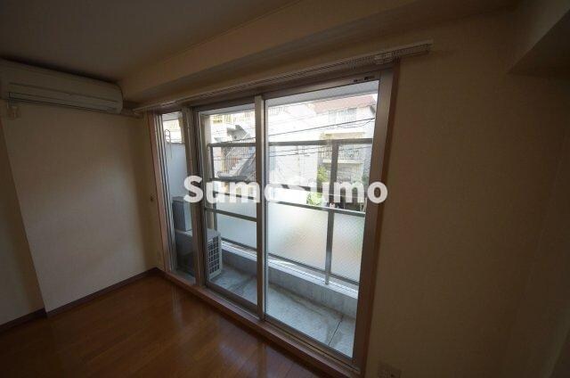 物件内観写真7　(使い勝手のいい寝室です)