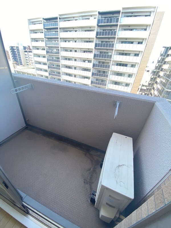 物件内観写真10　(バルコニーからの眺めを楽しみながら食事をしませんか)