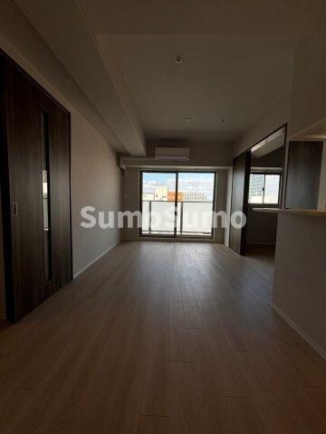 物件内観写真18　(ゆったりとした居間です)