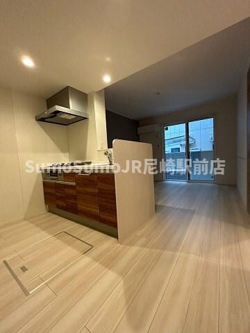 物件内観写真4　(居間です)