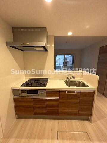 物件内観写真5　(コンパクトなキッチンで掃除もラクラク)