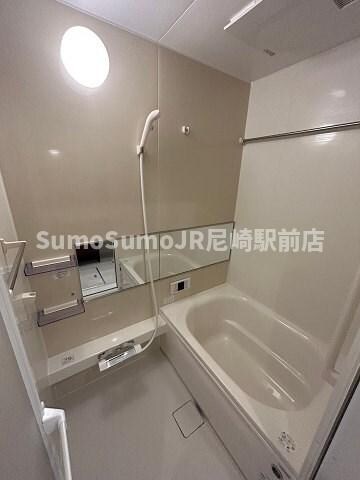 物件内観写真7　(日々の疲れを癒すお風呂付です)