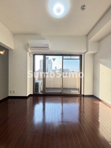 物件内観写真4　(ゆったり過ごせる居間です)