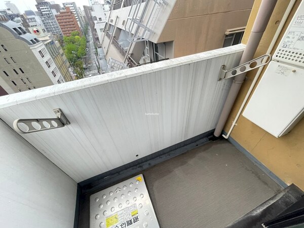 バルコニー(外からの目が気にならないバルコニーで洗濯物が干せます)