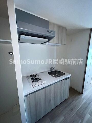 物件内観写真5　(コンパクトなキッチンで掃除もラクラク)