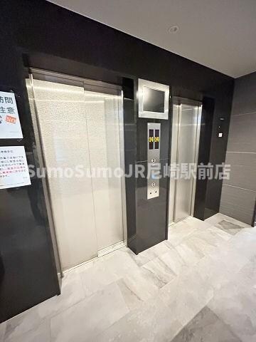 物件内観写真22　(忙しい朝に嬉しいエレベーター2基。)