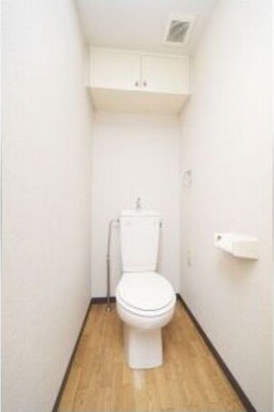 物件内観写真8　(清潔感のあるトイレです)