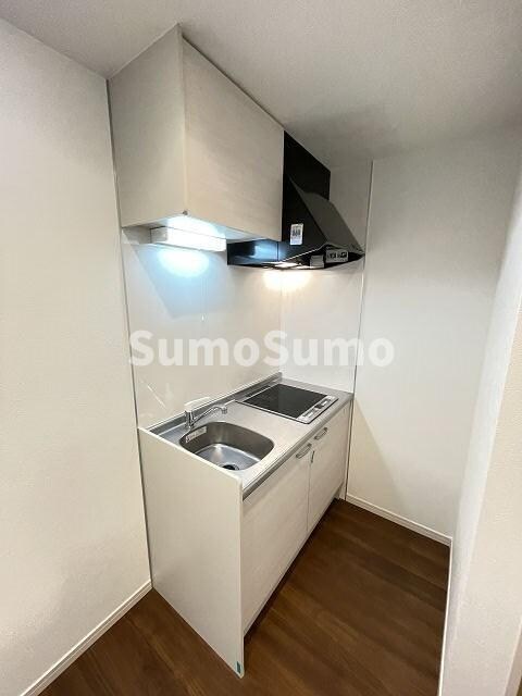 物件内観写真4　(コンパクトなキッチンで掃除もラクラク)