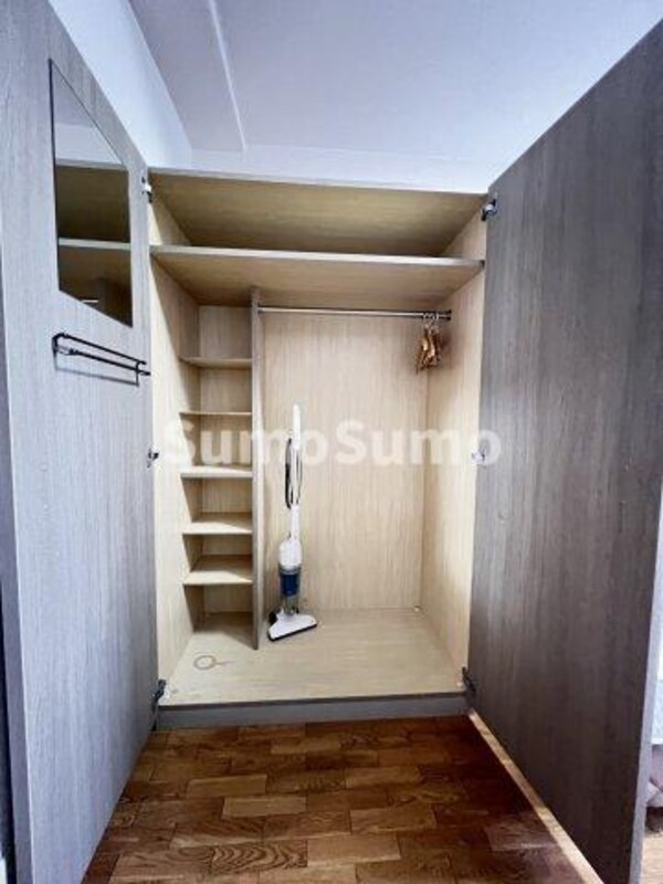 収納(小物を収納するのに便利です)