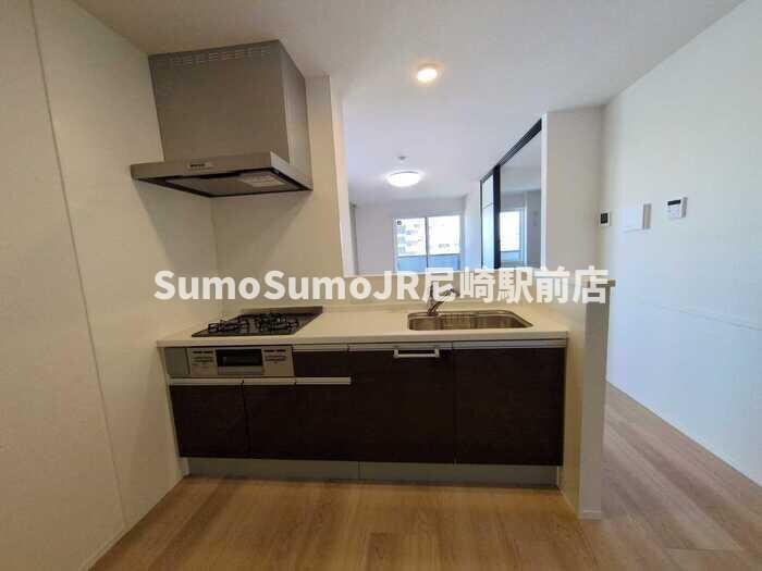 物件内観写真8　(コンパクトなキッチンで掃除もラクラク)