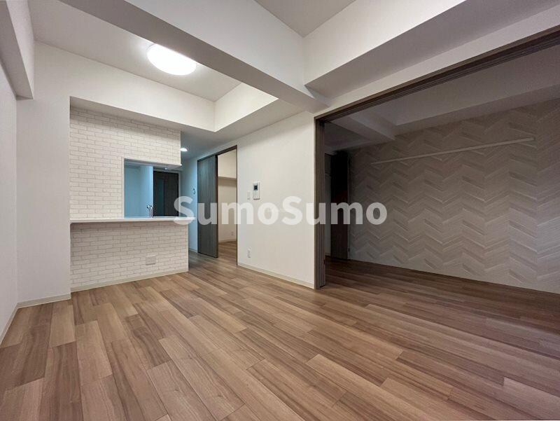 物件内観写真6　(おしゃれな居間です)