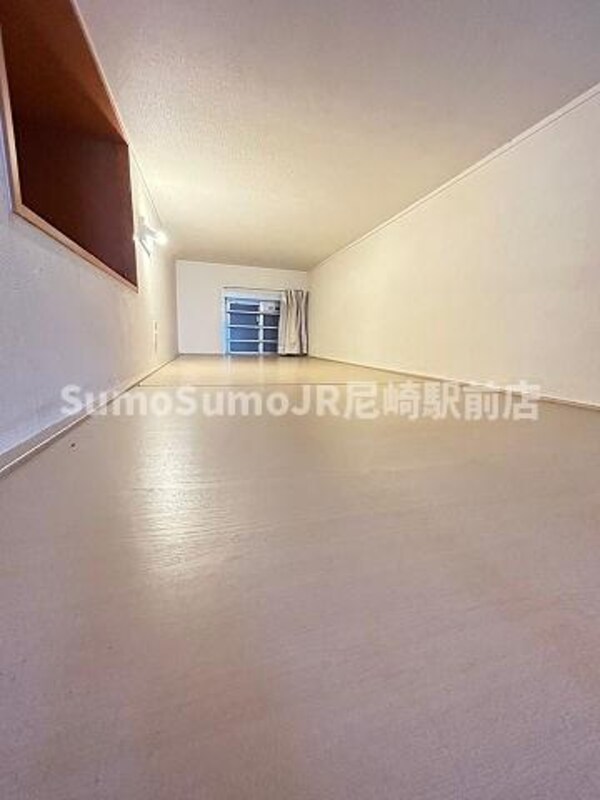寝室(落ち着いて過ごせるお部屋なので、寝室にいかがでしょうか)