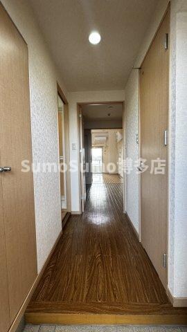 物件内観写真3　(きれいな玄関です)