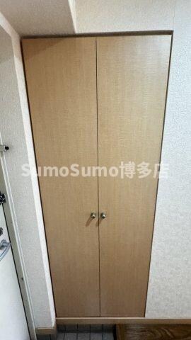 物件内観写真4　(シンプルで使いやすい玄関です)