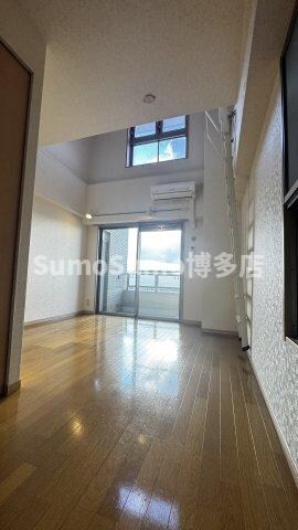 物件内観写真5　(使いやすいリビングです)