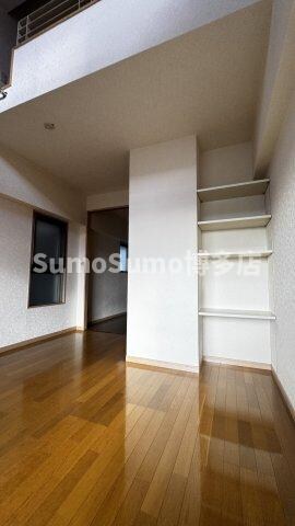 物件内観写真17　(ゆったりとした居間です)