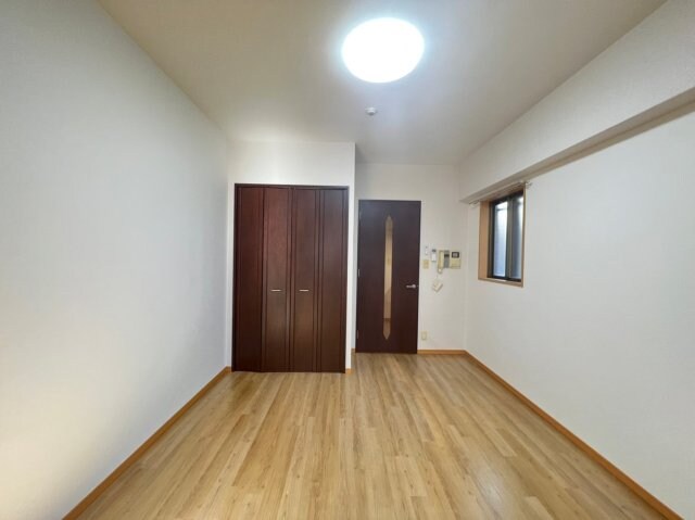 物件内観写真18　(ゆったり過ごせる居間です)