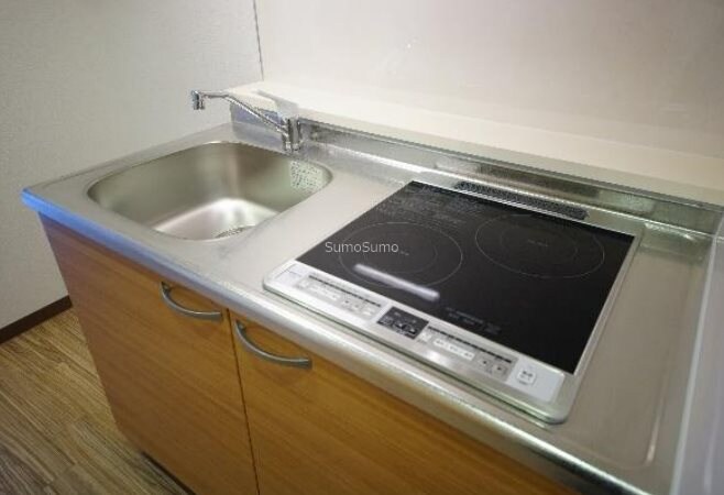 物件内観写真6　(コンパクトなキッチンで掃除もラクラク)