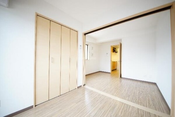 居室(ゆったりとした居間です)