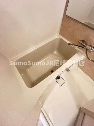 物件内観写真9　(コンパクトで使いやすいお風呂です)