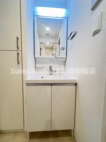 物件内観写真15　(独立洗面化粧台が付いています)