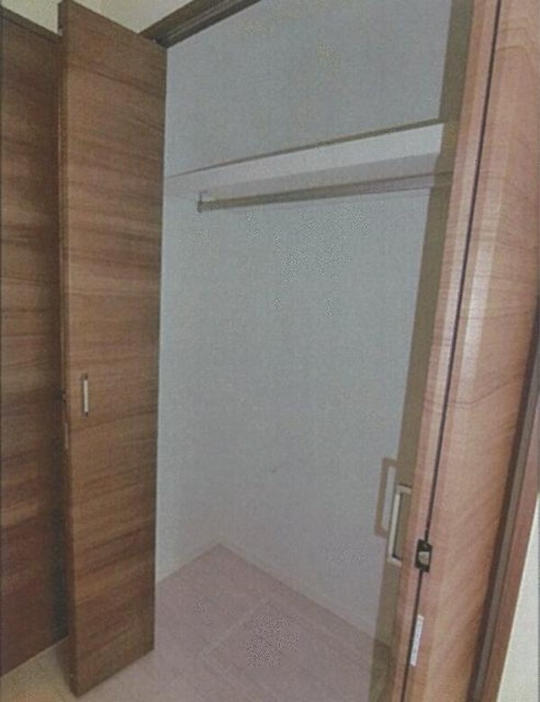 収納( )