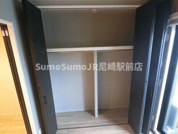 収納(小物を収納するのに便利です)