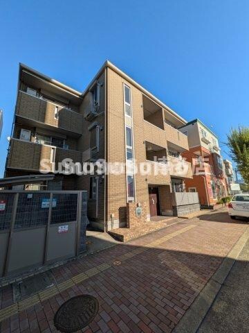 物件外観写真1　(外観もきれいです)