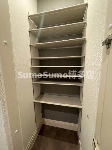 物件内観写真3　(きれいな玄関です)