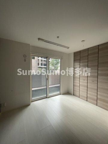 物件内観写真5　(使いやすい居間です)