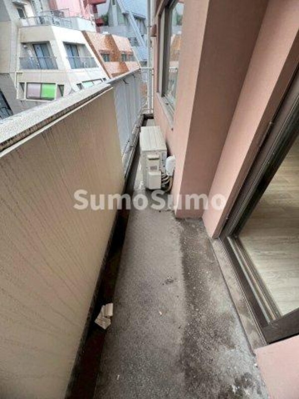 バルコニー(お洗濯にも便利なバルコニー付き)