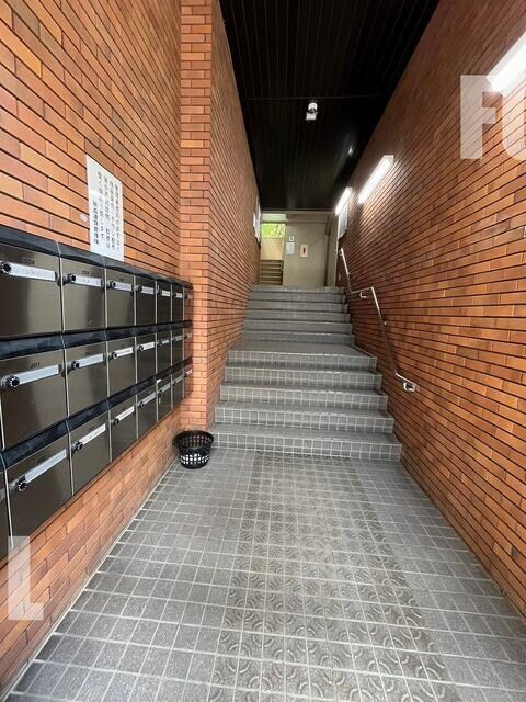 物件外観写真3　( )