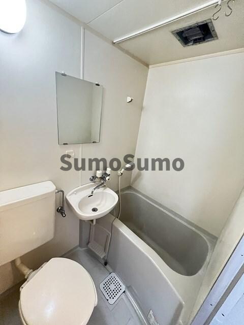 物件内観写真6　(日々の疲れを癒すお風呂付です)