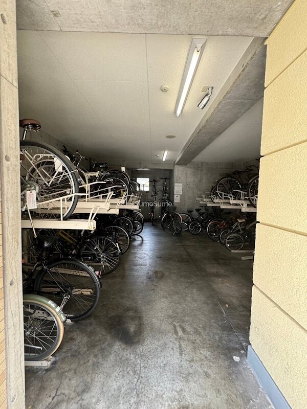 物件外観写真4　(カースペースがあります)