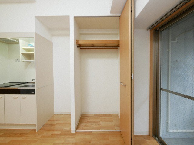 物件内観写真14　(ちょっとした収納スペースも充実しています)