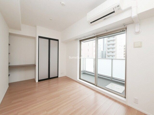 物件内観写真5　(おしゃれな居間です)