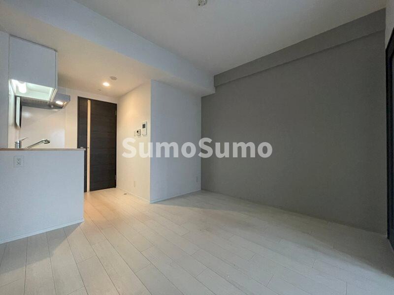 物件内観写真5　(ゆったりとした居間です)