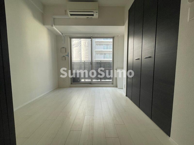 物件内観写真7　(開放的な寝室です)