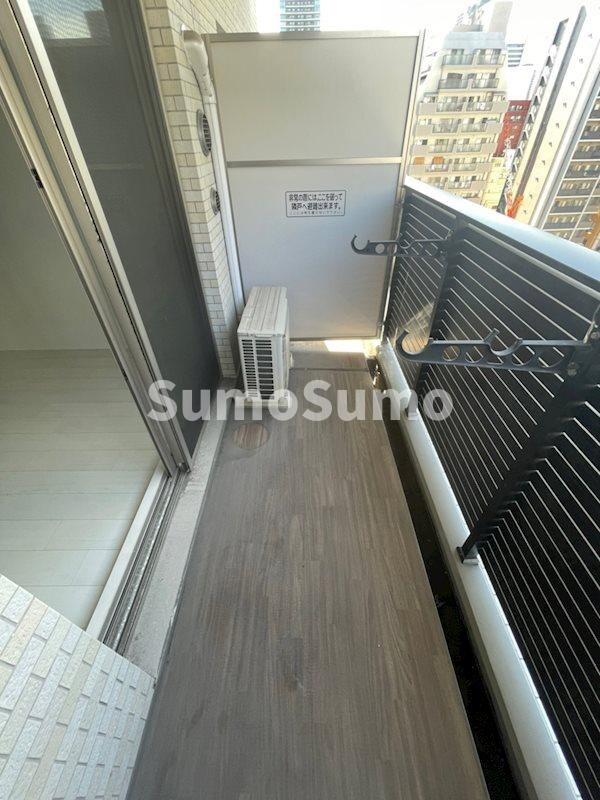 物件内観写真9　(広々としたバルコニーです)