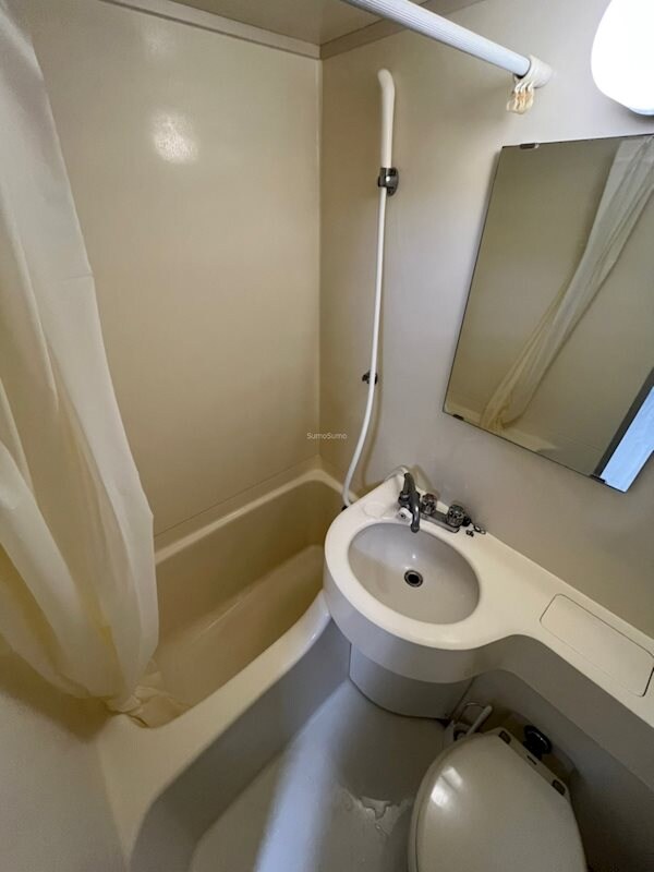 物件内観写真9　(日々の暮らしに欠かせないお風呂です)