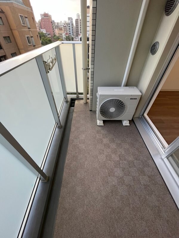 物件内観写真9　(外からの目が気にならないバルコニーで洗濯物が干せます)