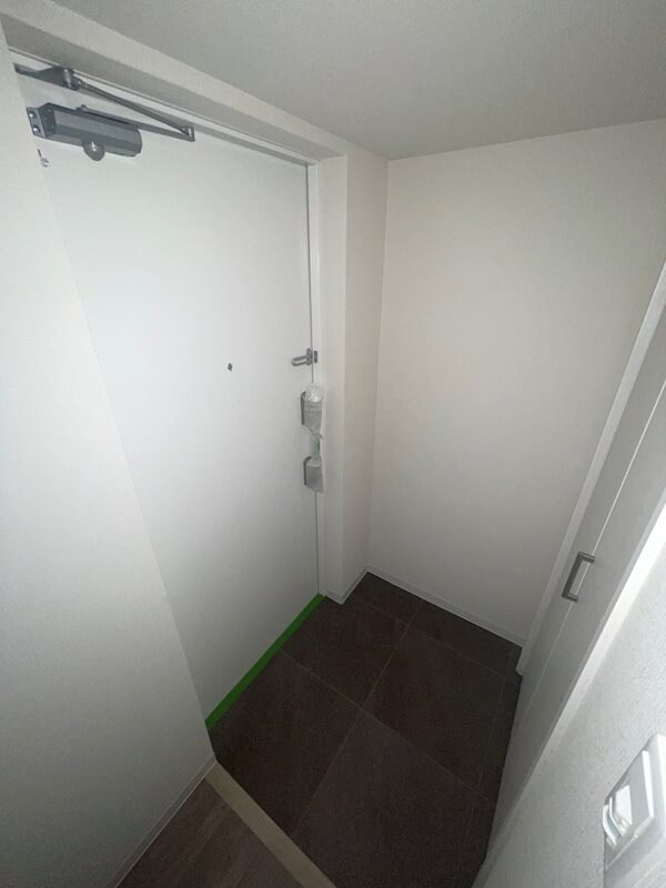 物件内観写真5　(きれいな玄関です)