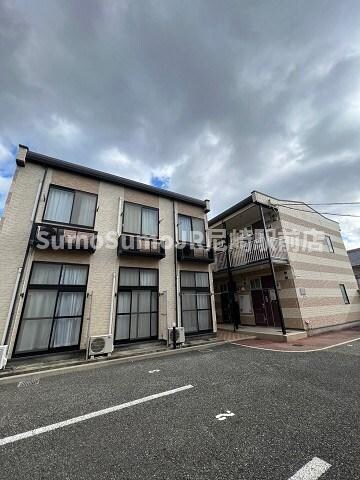 物件外観写真2　(外観もきれいです)